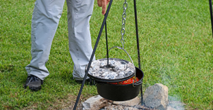 Dutch Oven Lid Lifter.png