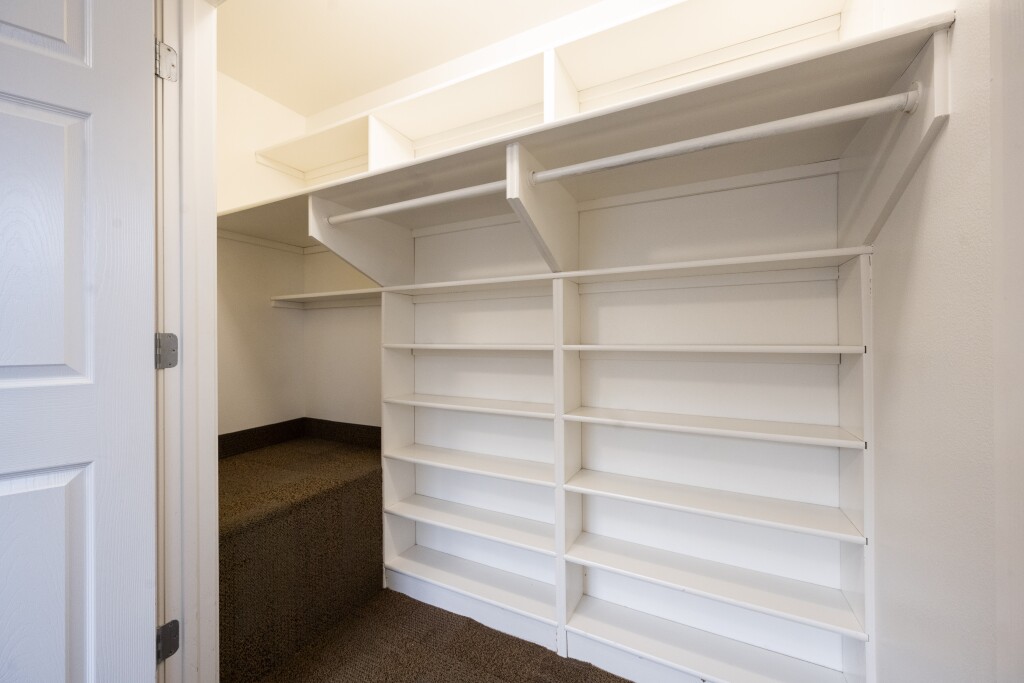 Townhouse Bedroom 1 Closet
