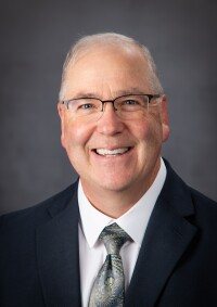 Portrait photo of Chris Lowry.