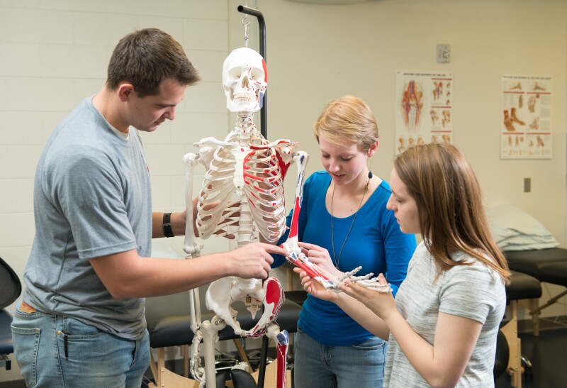 Students in Health, Recreation & Human Performance. Instructor Lynn Perkes