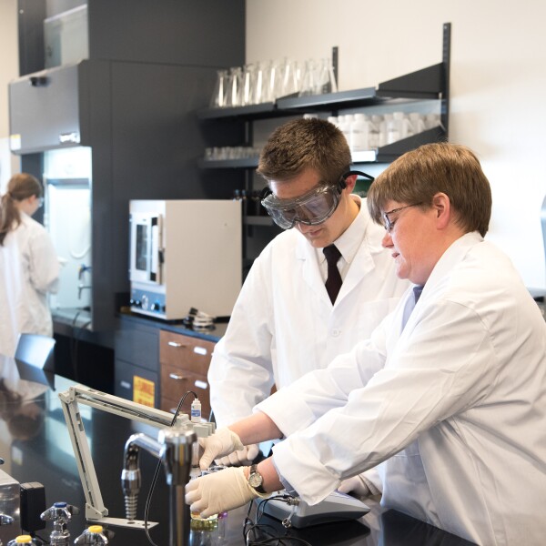 Students working in the Food Science Research Lab