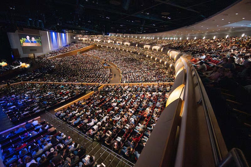 Students gather in the BYU-Idaho Center to see President Alvin F. Meredith III and Sister Jennifer Meredith speak in the first devotional of Fall semester on Sept. 16, 2025, in Rexburg, Idaho.