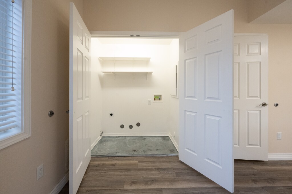 Townhouse Laundry Room