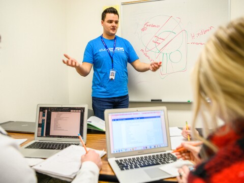 A BYU-Idaho tutoring teaches other students during a drop-in lab.