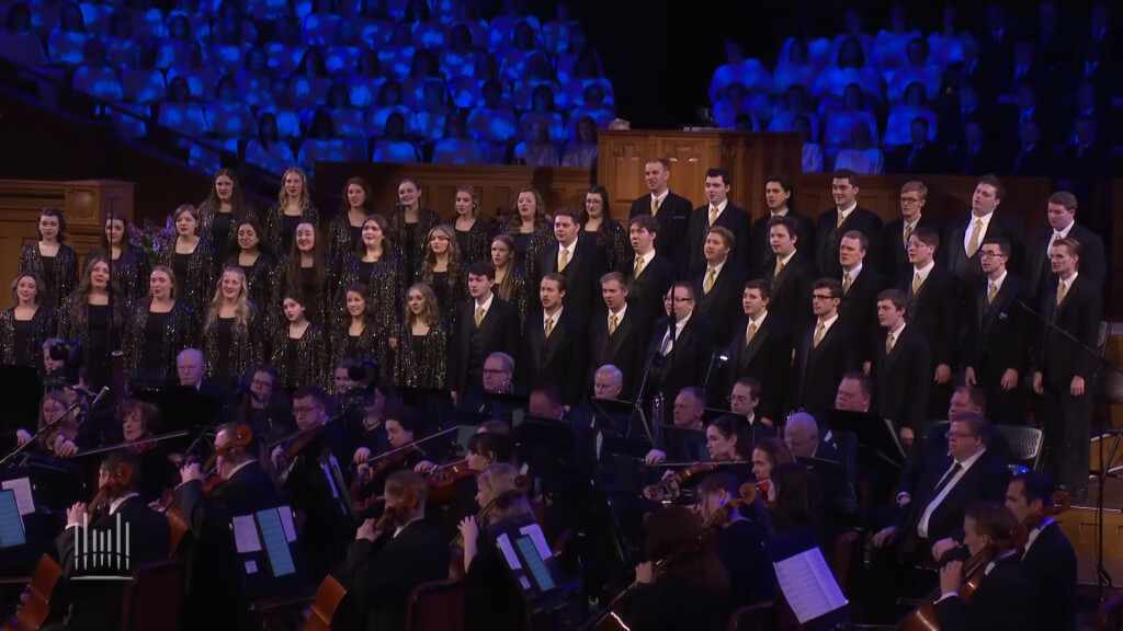 Collegiate Singers Perform with the Tabernacle Choir at Temple Square